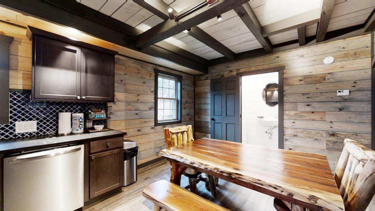 Bigfoots Hideaway Cabin Gatlinburg Extérieur photo