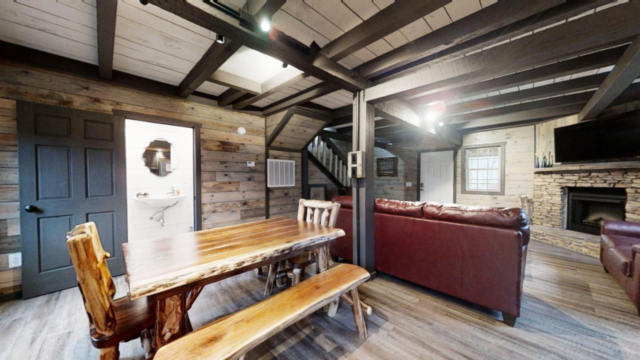 Bigfoots Hideaway Cabin Gatlinburg Extérieur photo