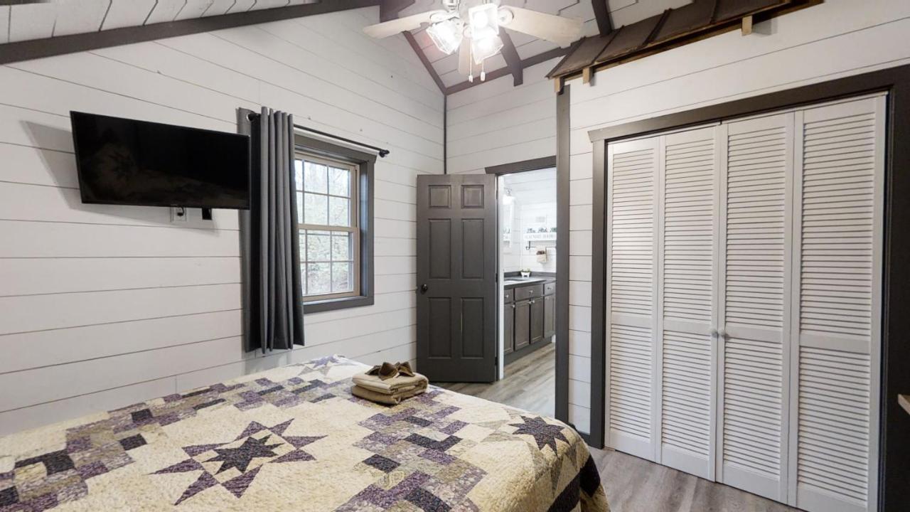 Bigfoots Hideaway Cabin Gatlinburg Extérieur photo